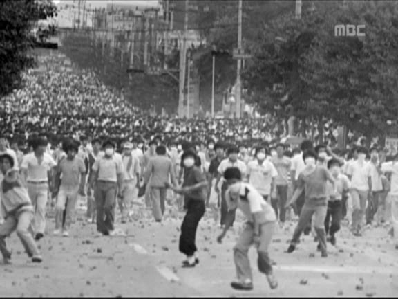 [MBC스페셜] 87년 6월 민주화 항쟁 20주년 특집다큐 '너는 살고 내가 죽었다' | 인스티즈