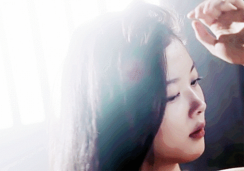 김유정 남자에서 여자가 될때.gif | 인스티즈