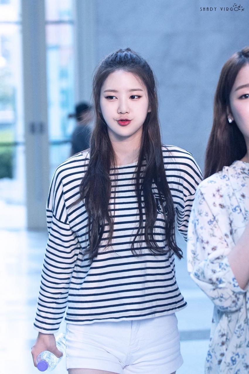 겉으로 보기엔 시크해보이지만 실제론 착한 오마이걸 지호.JPG | 인스티즈