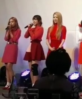 무릎 상태가 많이 안 좋아보이는 러블리즈 지수,gif | 인스티즈