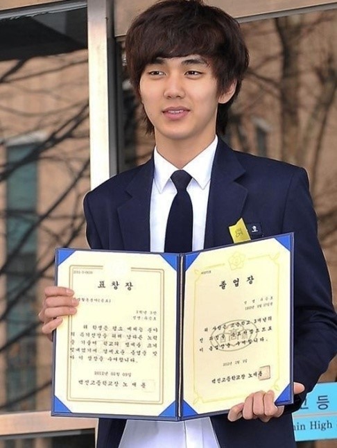 남자배우 93라인 박보검 서강준 유승호 졸업사진.jpg | 인스티즈