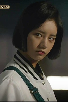 이렇게 같은 옷 계속 돌려입는 여자 주인공은 또 간만인듯..jpg | 인스티즈