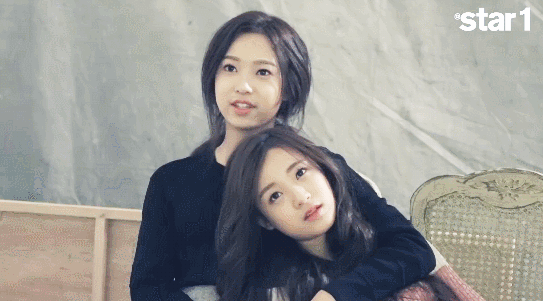 로리취향은 아니지만 좋아하는 걸그룹.gif | 인스티즈