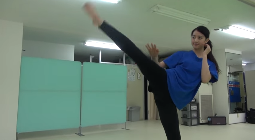 발차기하는 처자 | 인스티즈