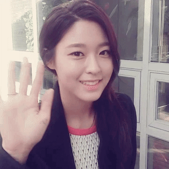 설현이의 손인사.gif | 인스티즈