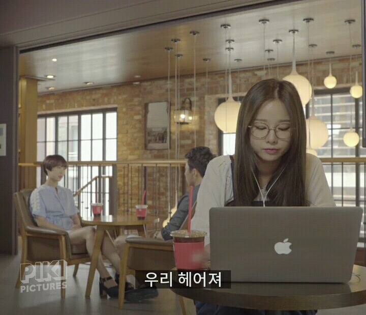 카페에서 몰입도 쩌는순간 (feat.엑시드) | 인스티즈
