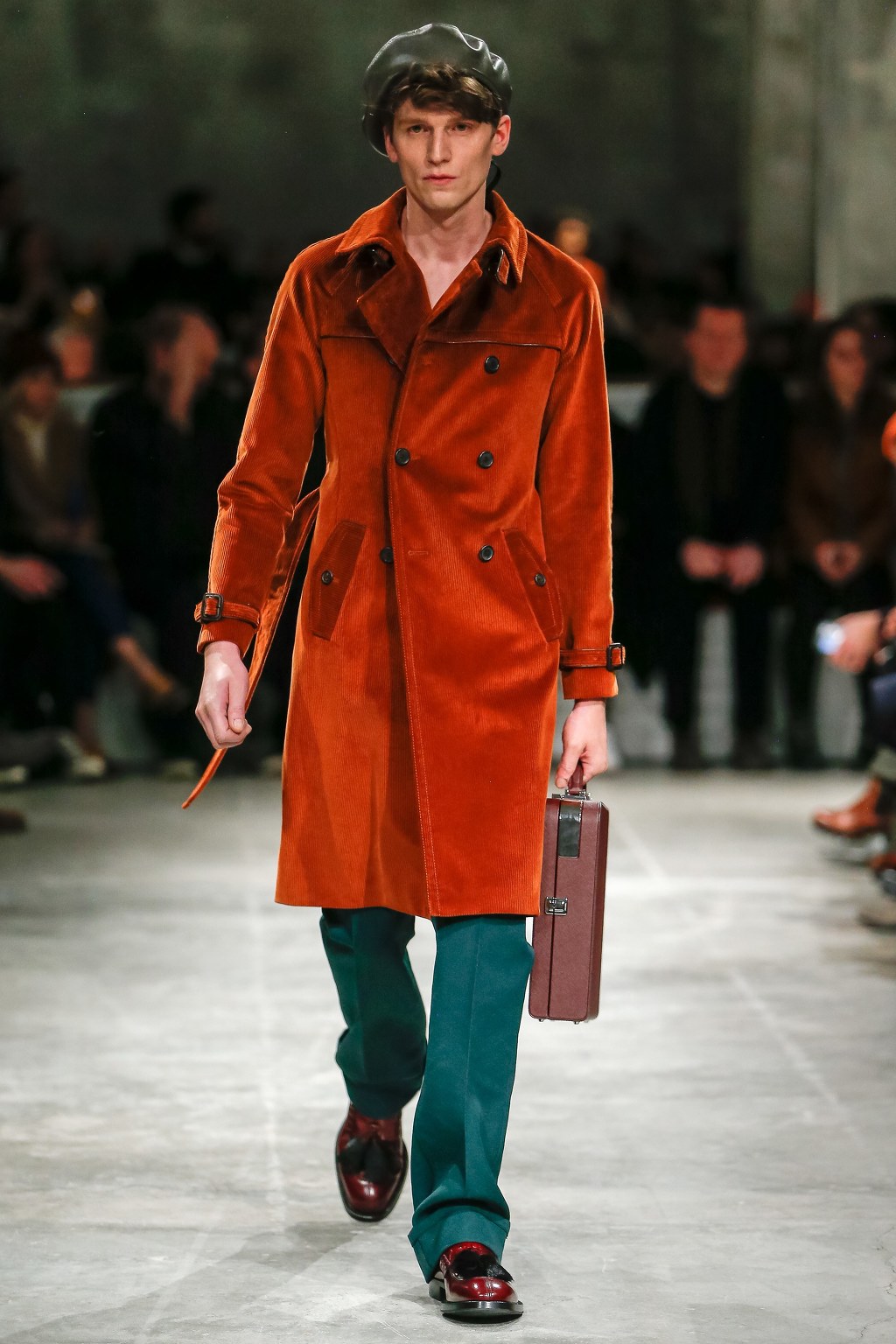 Prada 2017 F/W 남성복 & 여성복 컬렉션 | 인스티즈