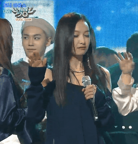 오늘자 에프엑스 1위 세리머니 파리지앵 춤.gif | 인스티즈
