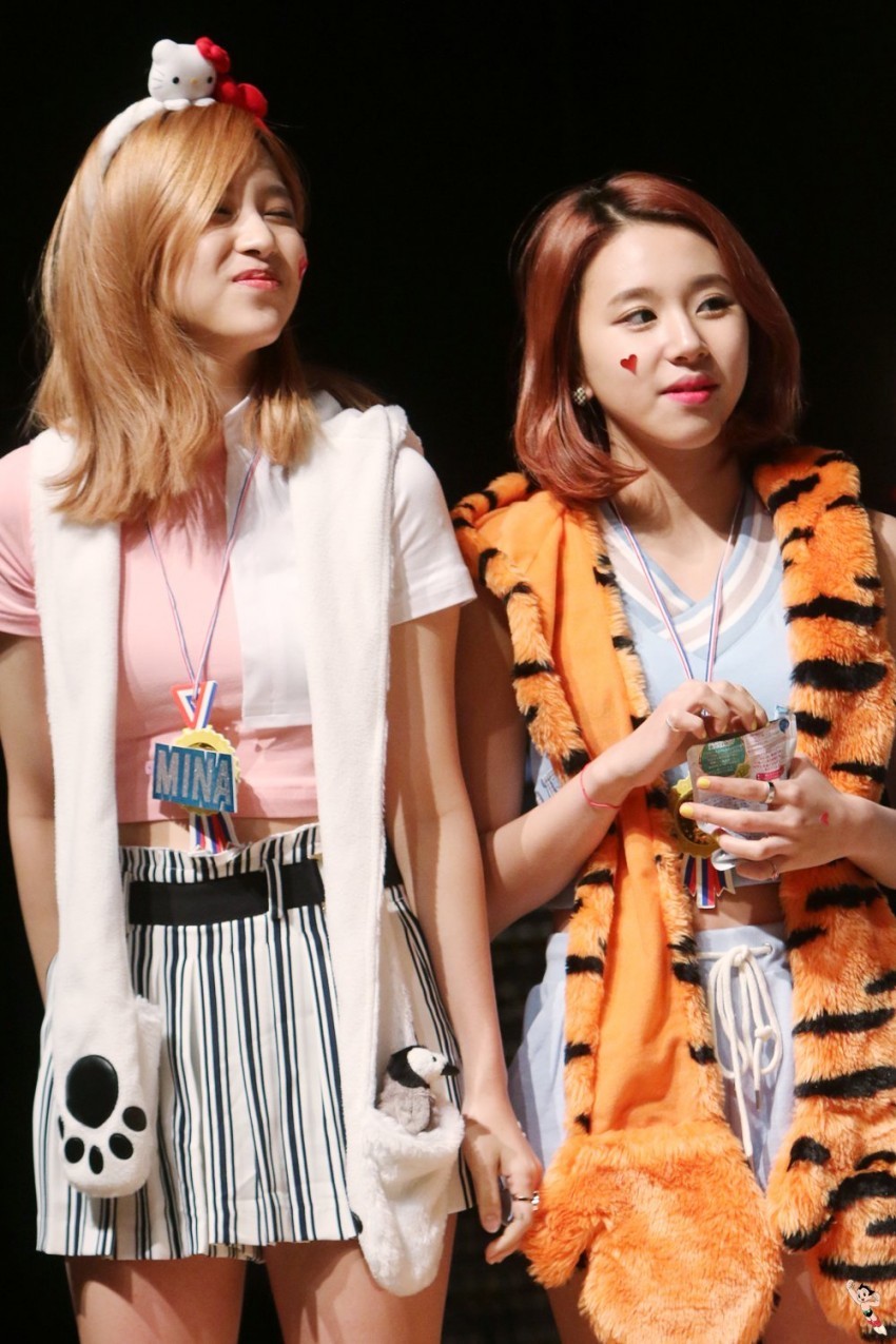 [트와이스] 대표 케미 미챙(미나+채영) 달달한 분위기 짤들.gif | 인스티즈