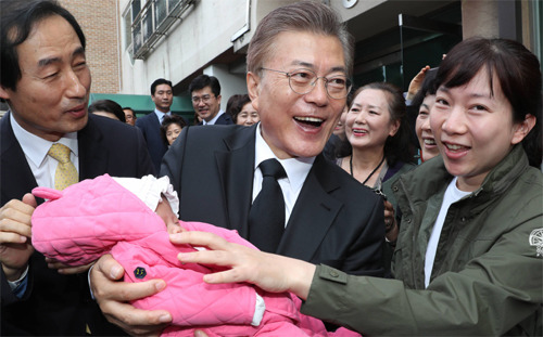 문재인 대통령이 궁금했던 외신기자의 질문..jpg | 인스티즈