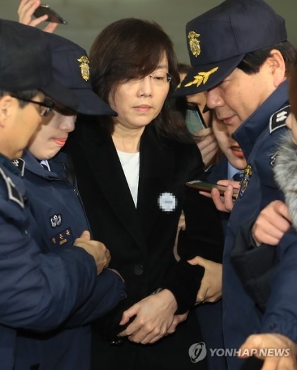 오늘자 조윤선 | 인스티즈