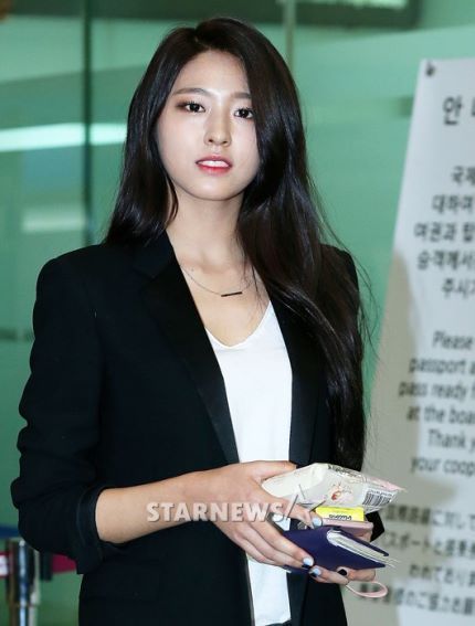 오늘자 일본가는 설현 공항..jpg | 인스티즈