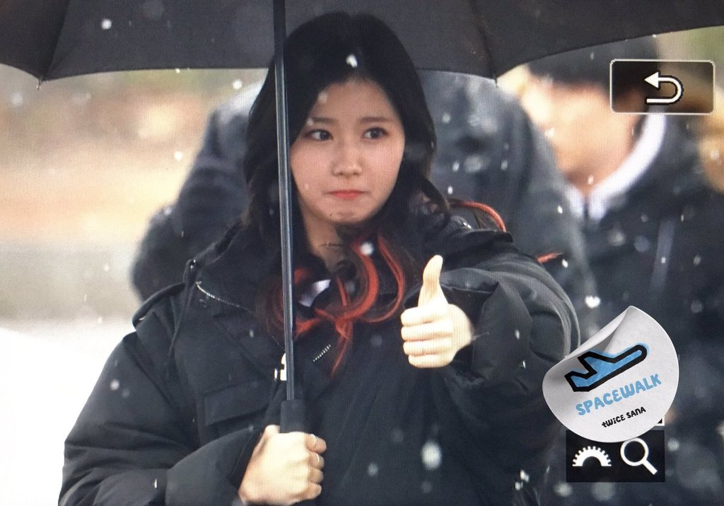 오늘 첫눈 맞는 사나.jpg | 인스티즈