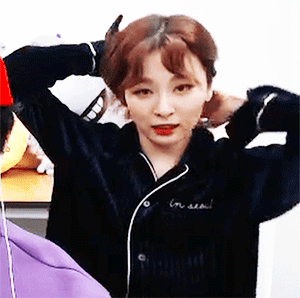 [레드벨벳] 고기에 눈을 떼지 못하는 슬기.gif | 인스티즈