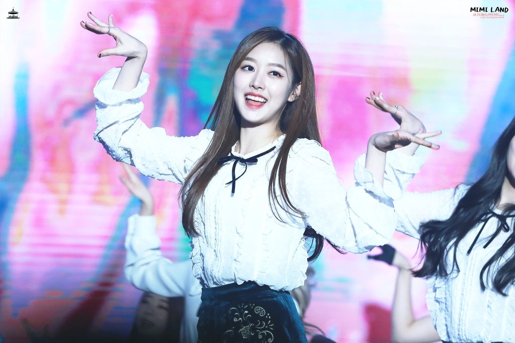 조보아+진세연 닮았다고 언급되는 여자 아이돌.gif | 인스티즈