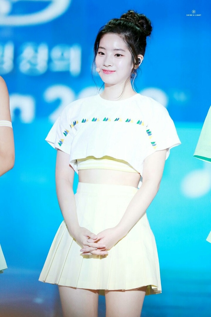 [트와이스] 하얗고 맑고 청량한 귀여운 다현이 | 인스티즈