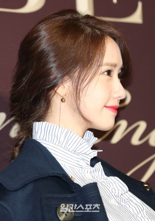 오늘자 윤아 얼굴 위주.jpg | 인스티즈