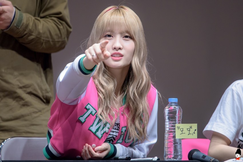 [트와이스] 시크한줄 알았는데 빙구미 쩌는 모구리 모모 짤모음.jpg | 인스티즈