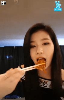 오늘도 브이앱한 사나...gif | 인스티즈
