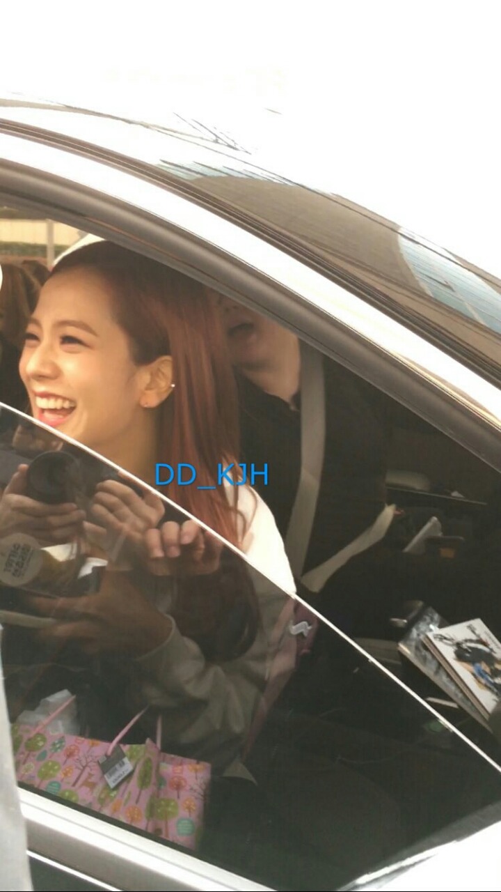 오늘자 블랙핑크 지수 퇴근길.gif + 직찍 | 인스티즈