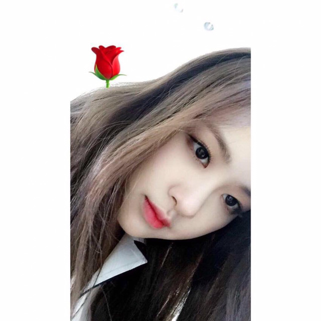 데뷔 후 처음 한 흑발 잘어울리는 로제 인스타 사진들 | 인스티즈