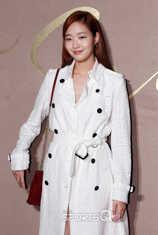 오늘자 버버리(BURBERRY) 행사에 참석한 연예인들.jpg | 인스티즈
