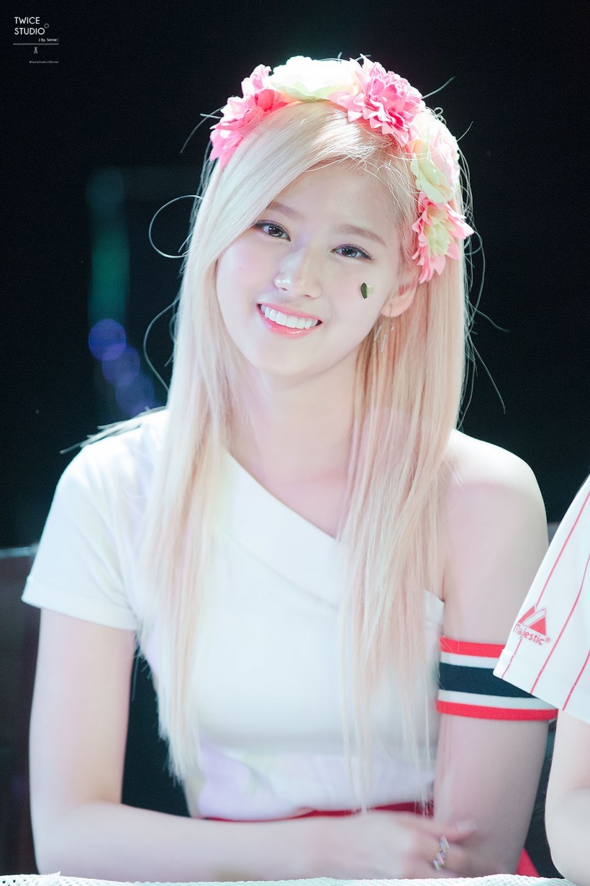 [트와이스] 사나견 송곳니.jpg | 인스티즈