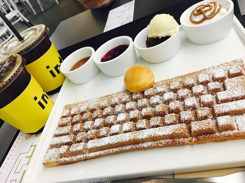 넥슨 컴퓨터박물관에서 판매하는 키보드와플과 마우스빵.jpg | 인스티즈