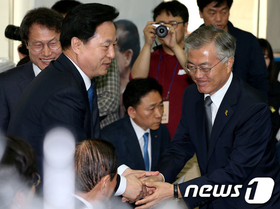 한때 리틀노무현이었던 김두관이 몇년째 욕먹는 이유 | 인스티즈