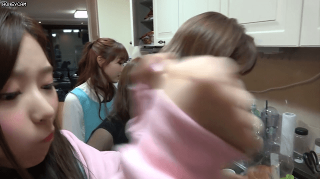 토스트 먹는 밍구리 | 인스티즈