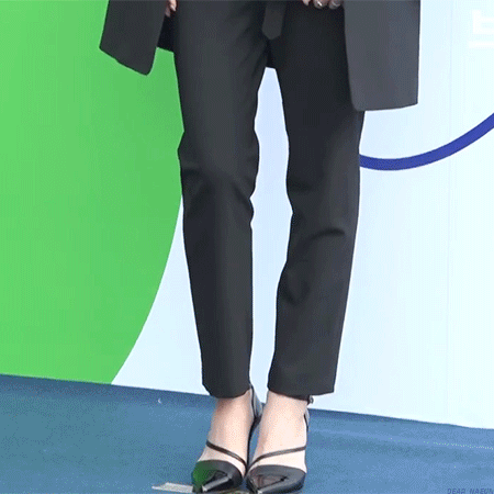 [에이핑크] 다시봐도 수트핏 정말 좋은 손나은.jpg.gif | 인스티즈