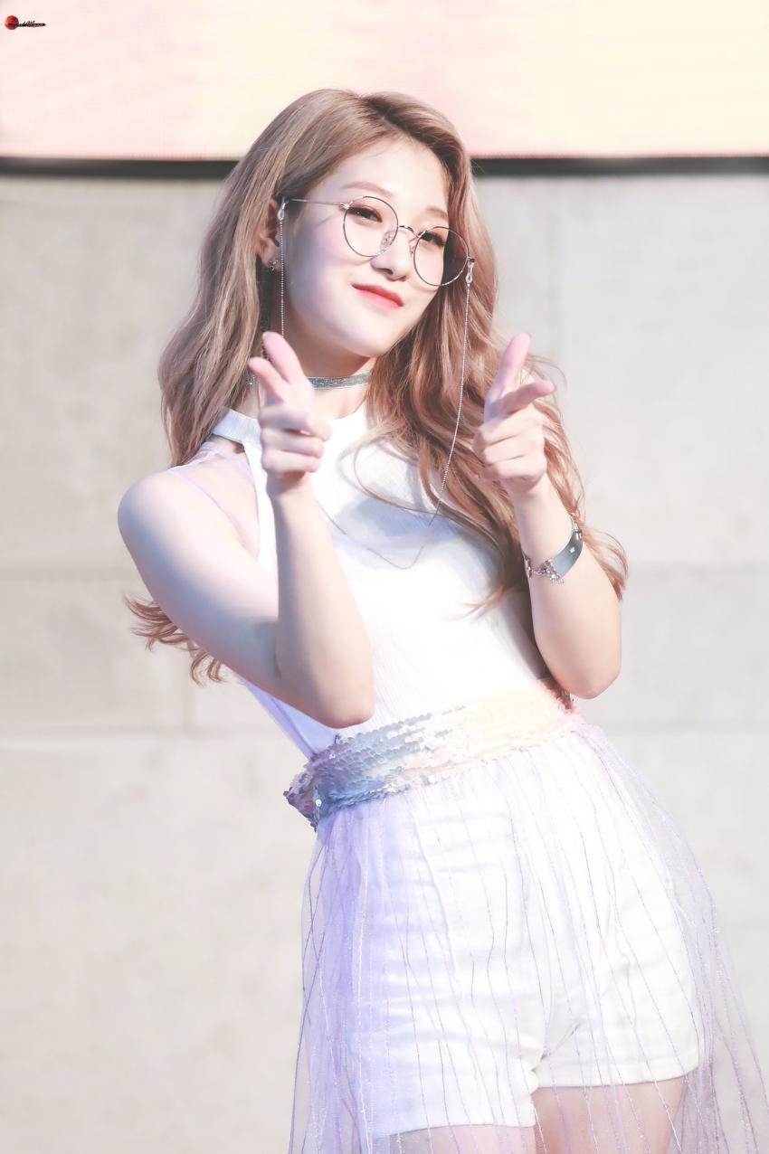 프로미스나인 이서연 | 인스티즈