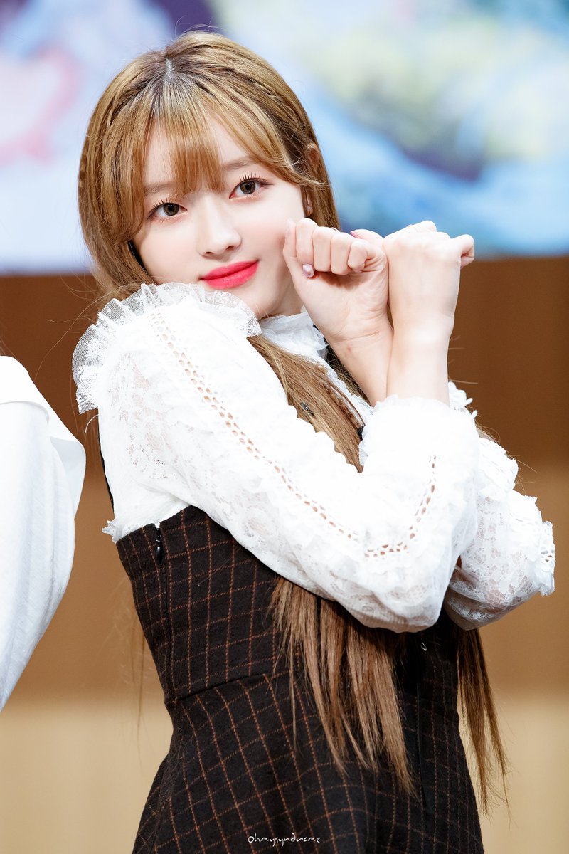​나날이 이뻐지는 오마이걸 유아.jpg(이쁨주의) | 인스티즈