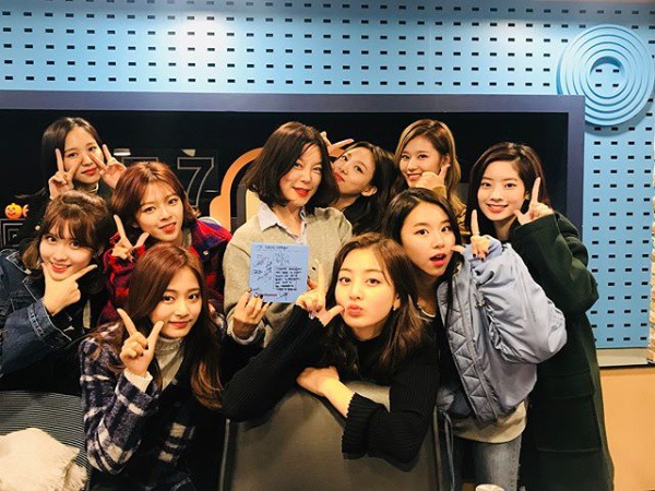 최파타 인스타 트와이스 단체컷 | 인스티즈