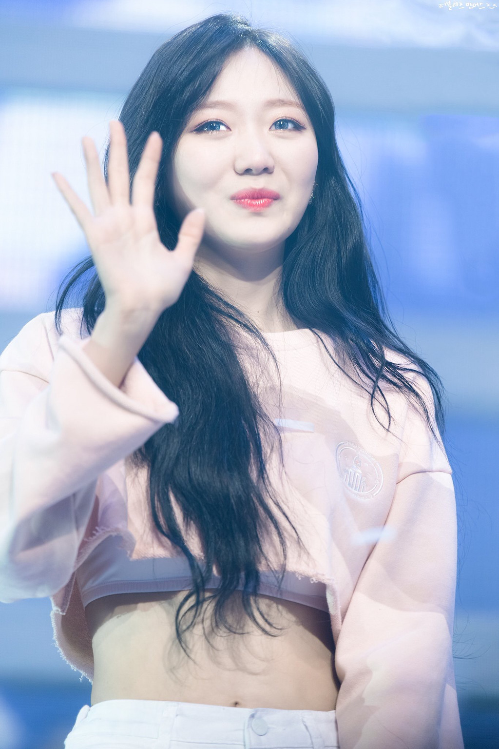 [러블리즈] 이따가 머리하러 갈 때 옆머리는 6mm로 해달라고 할거라서 수정이 | 인스티즈