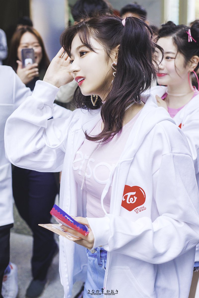 어쩜 이렇게 이쁠까싶은 트와이스 사나.jpg | 인스티즈