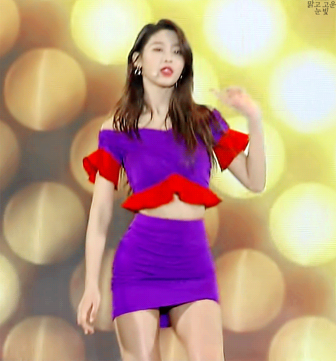 설현의 춤사위.gif | 인스티즈