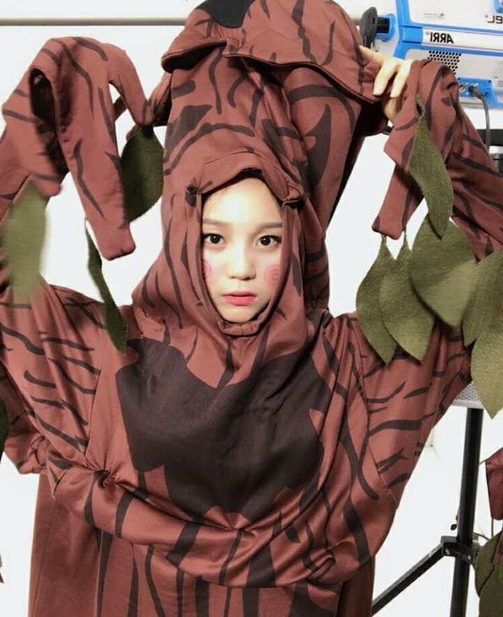 여자친구 엄지 인스타그램.jpg | 인스티즈