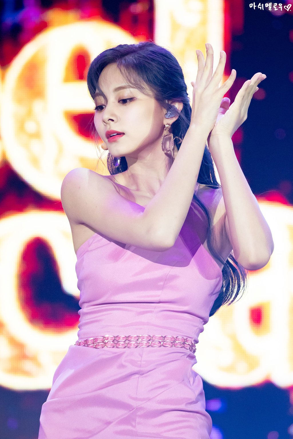 머리묶은 쯔위.jpgif | 인스티즈