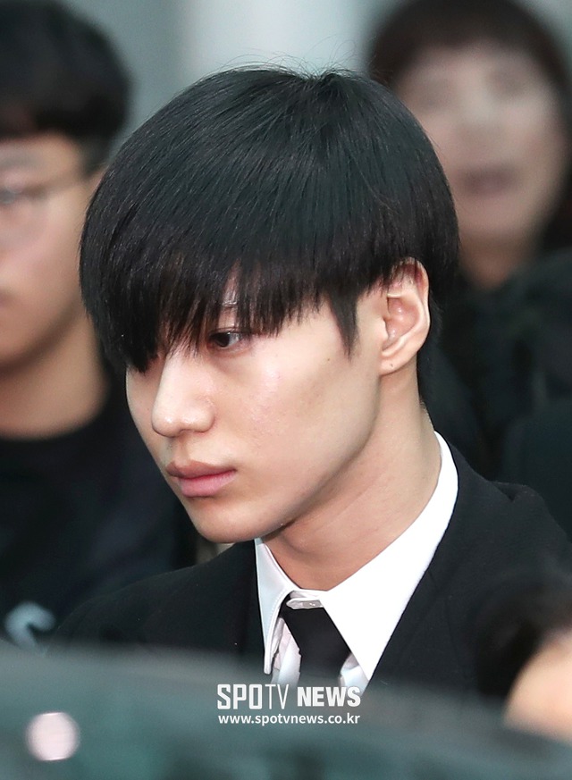 아무런 표정이 없이 눈물 한 방울 보이지 않아 더 마음 아팠던 샤이니 맏형 온유, 막내 태민.jpg | 인스티즈