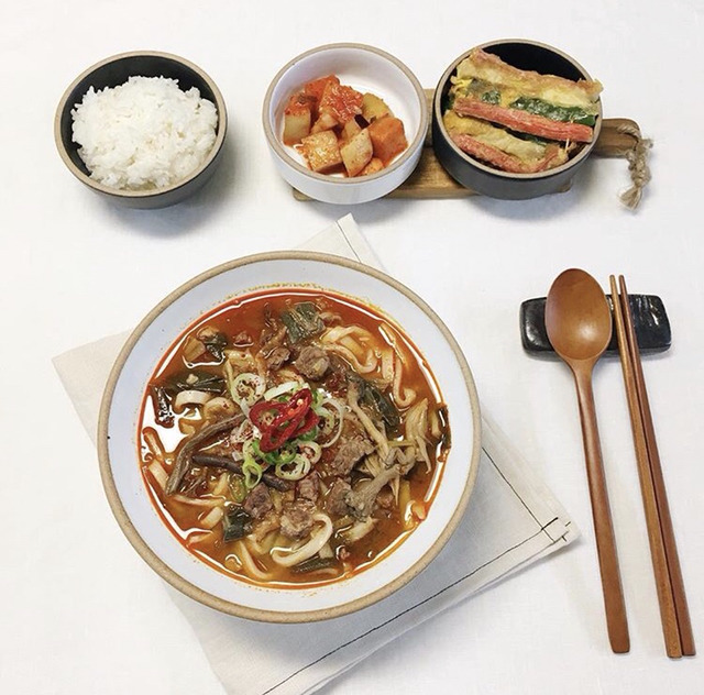 집밥 먹기 위해서라도 칼귀가 할 수 밖에 없는 흔한 아내분의 밥상 | 인스티즈
