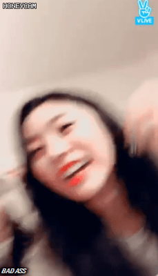 결혼하자는 댓글을 본 러블리즈 지수의 반응.gif | 인스티즈