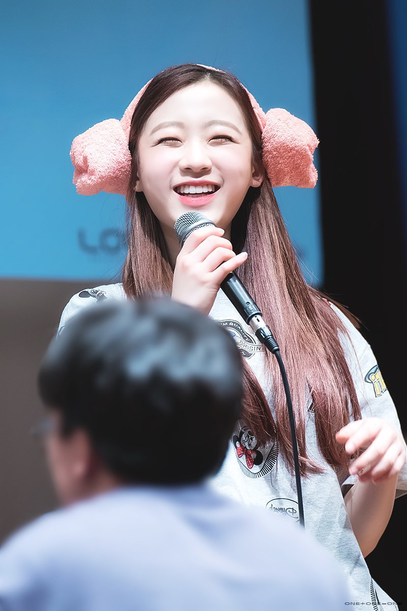 에이프릴의 막냉이 진솔이.jpg | 인스티즈