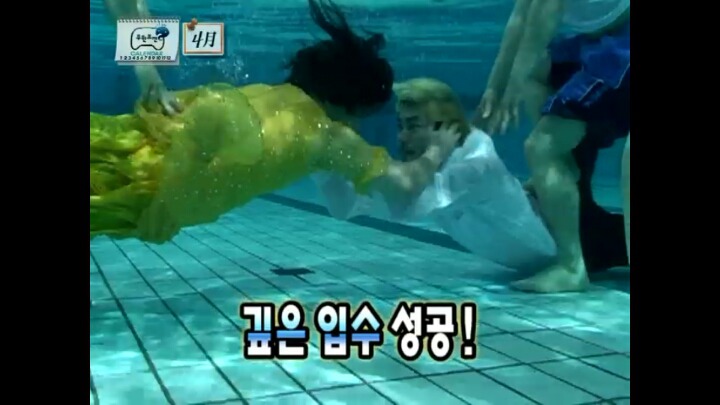 찍다보니 몰입하게 됐다는 노홍철과 정형돈의 수중키스신.jpg | 인스티즈