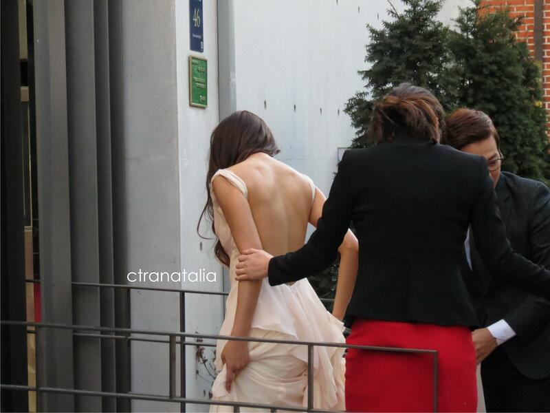 설현이의 등라인.gif | 인스티즈