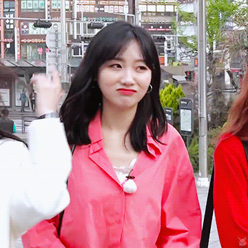 러블리즈 수정이가 삐졌을때.gif | 인스티즈
