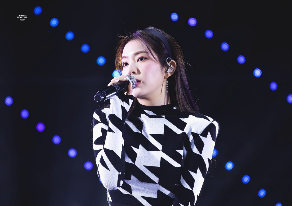검정 머리띠한 아이린.jpgif | 인스티즈