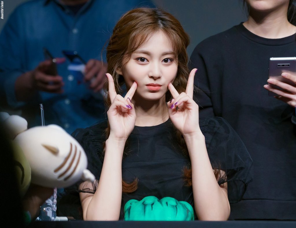 머리묶은 쯔위.jpgif | 인스티즈