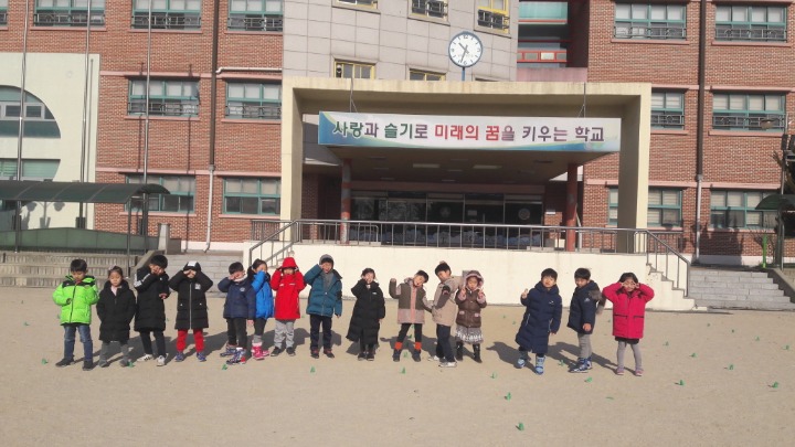 안룡초등학교 이미지