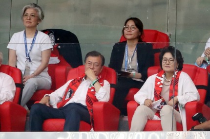2018.06.23 문재인 대통령 부부의 한국 멕시코 직관 | 인스티즈